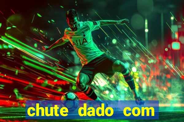 chute dado com extrema for?a no futebol